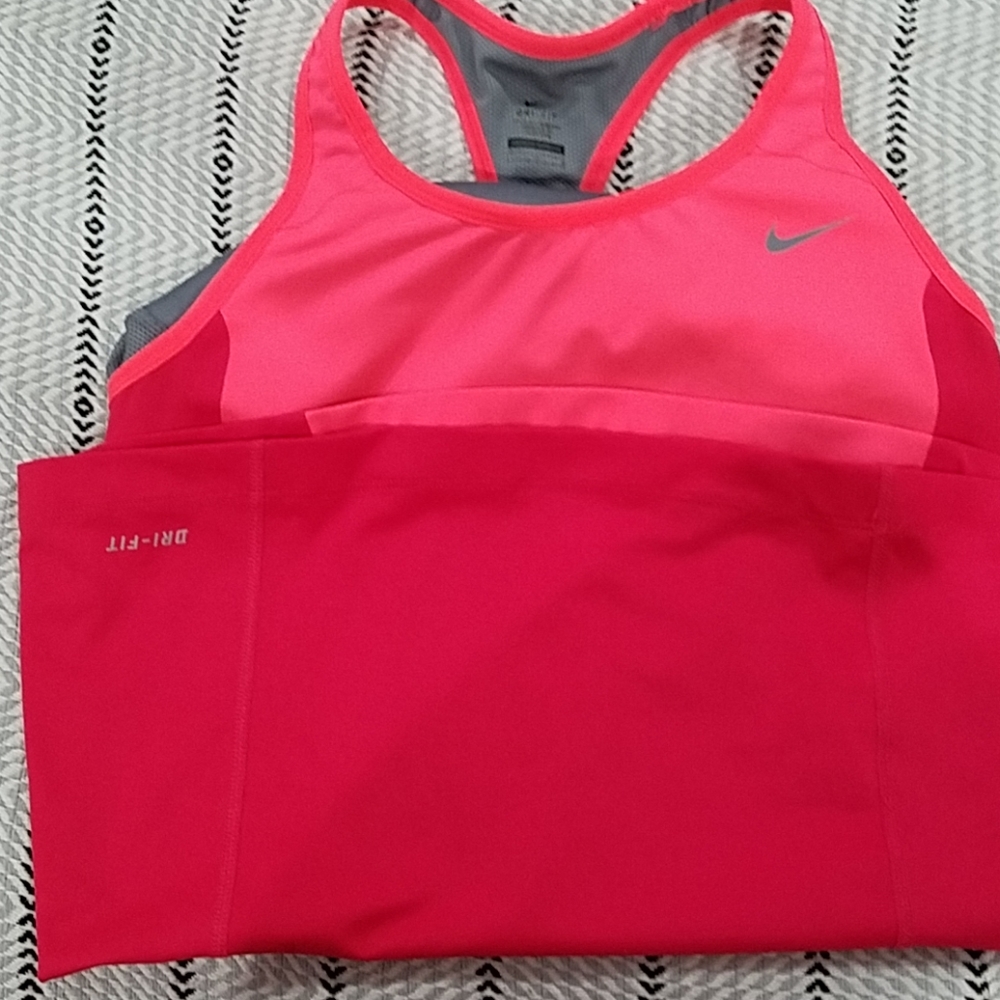 Nike - Picture 3 of 3